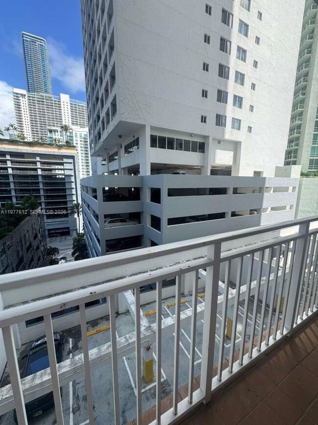 Building Photo - 185 SE 14th Terrace