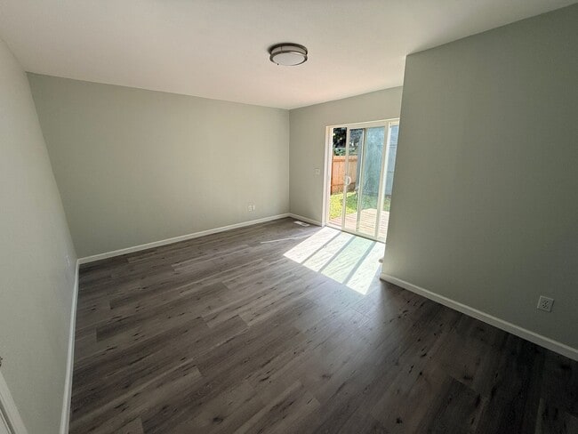 Building Photo - Newly renovated 1892sqft 4-bedroom, 3-bath home in Portland,