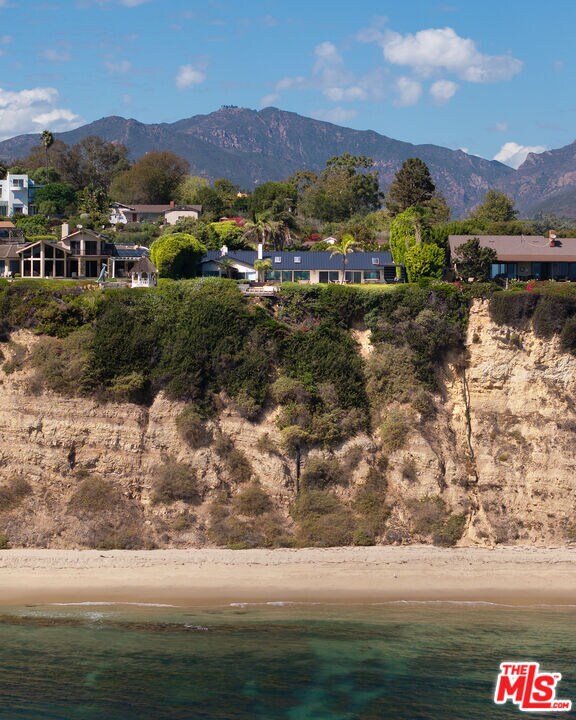 Building Photo - 29020 Cliffside Dr