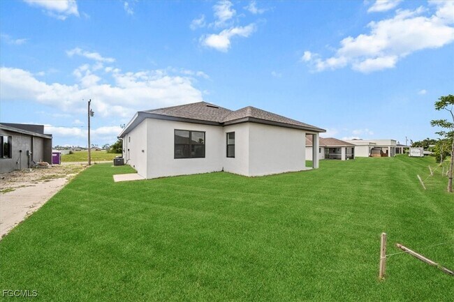 Building Photo - 9 NW 14th Pl