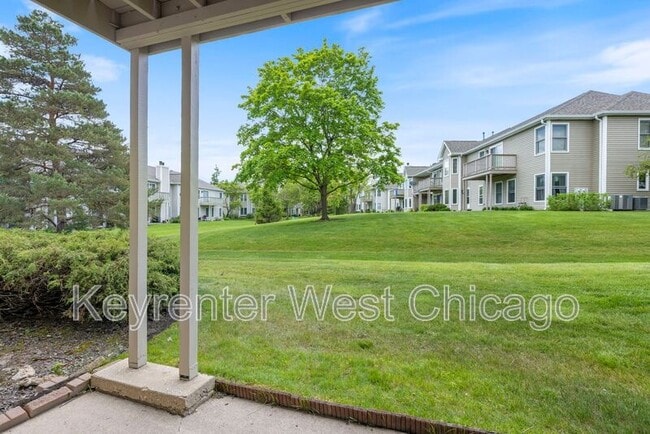 Building Photo - 1851 Fox Run Dr