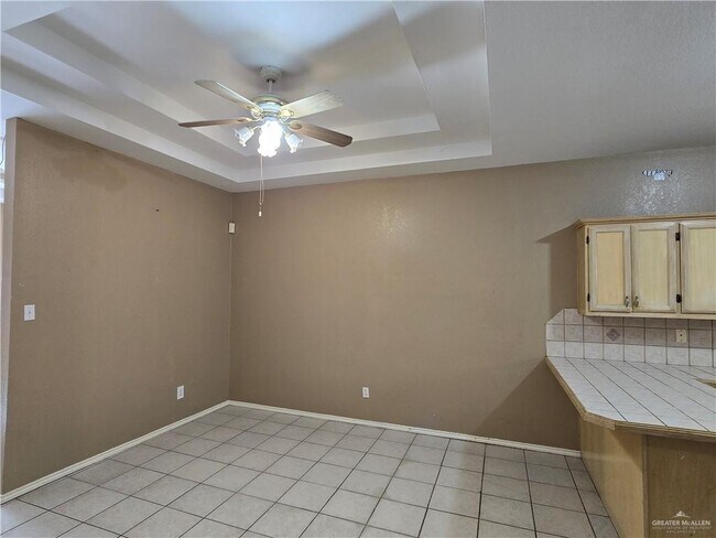 Building Photo - 8 Clavel St