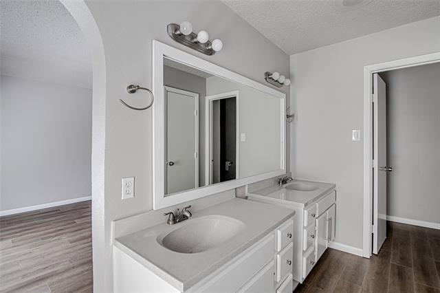 Building Photo - 4801 Winesanker Way