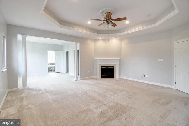 Building Photo - 2150 Chestnut Ln