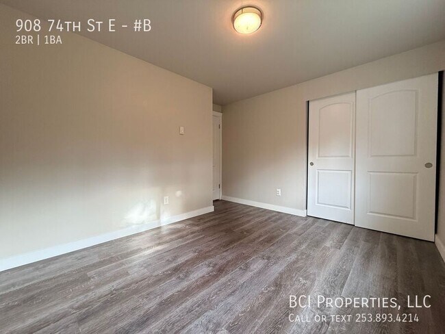 Building Photo - 908 74th St E