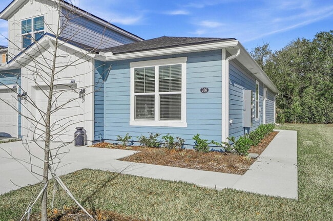 Building Photo - NEW TOWNHOME