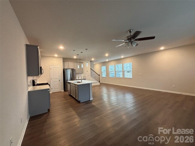 Building Photo - 15733 Country House St