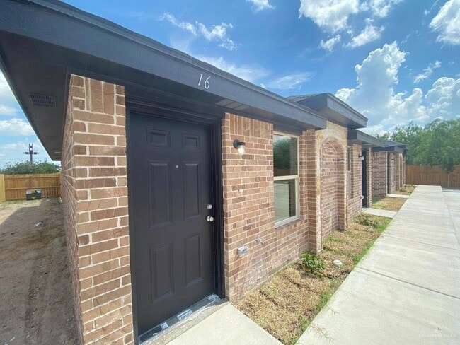 Primary Photo - 1105 W Kennedy St