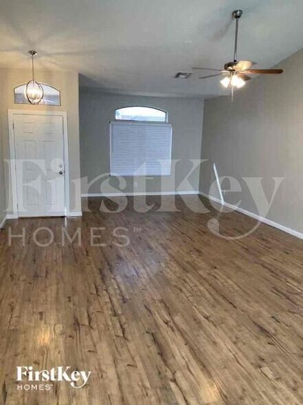 Building Photo - 10760 W Sands Dr