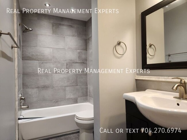 Building Photo - 3707 Colony Crossing Dr