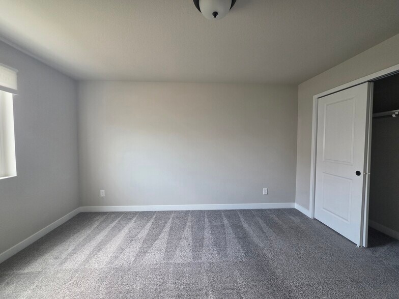 Building Photo - 10429 Luneth Dr