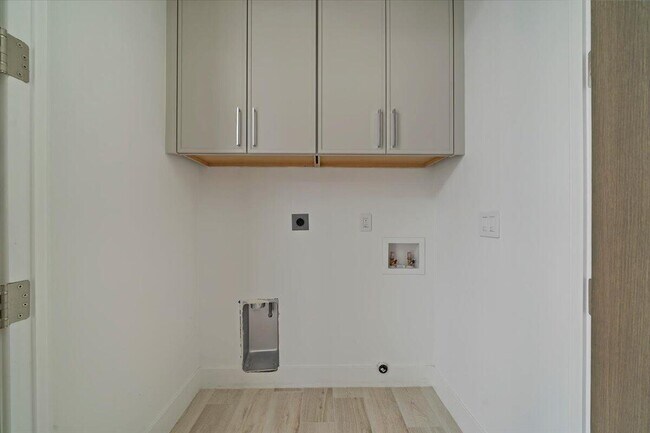 Building Photo - 78525 Orcabessa Dr