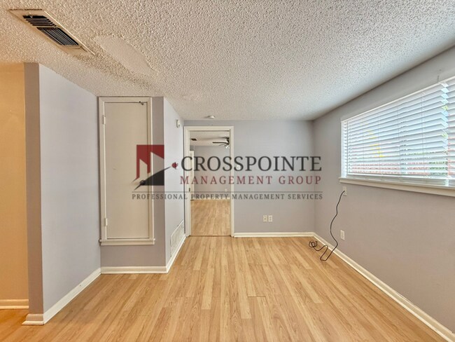 Building Photo - 1 Bed 1 Bath at Broadway Apartments! All Bills Paid!