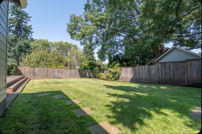 Building Photo - 6406 SE 44th Ave