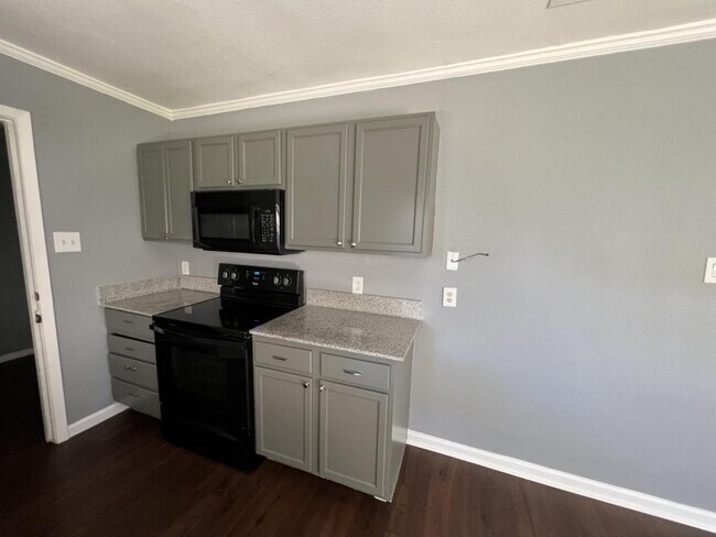 Building Photo - 3300 Winderemere Drive