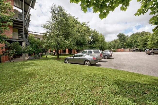 Building Photo - 2525 S Lamar Blvd