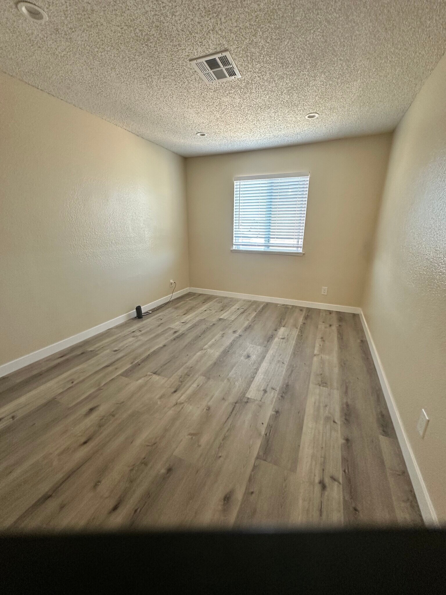 Building Photo - 38457 10th Pl E