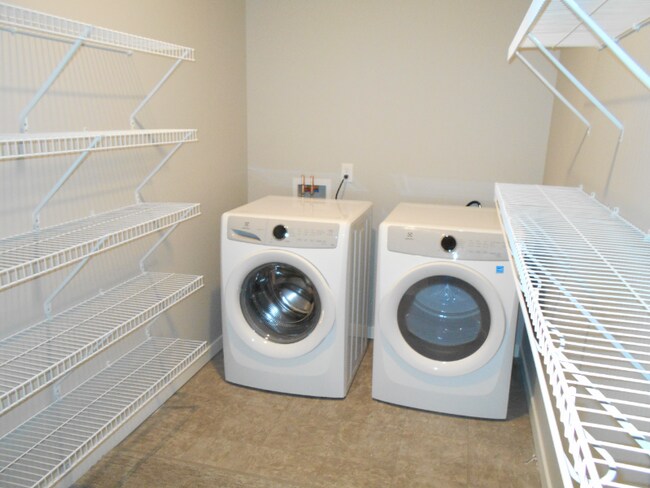 Building Photo - 2160 State Hwy 13 Hwy