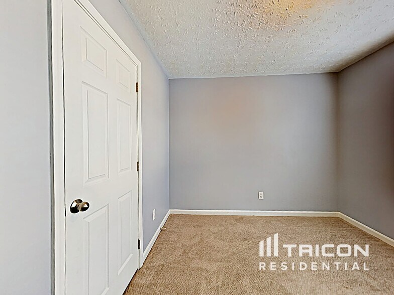 Building Photo - 520 Allens Landing Ct