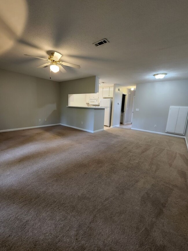 Building Photo - BRIARWOOD WEST!!!