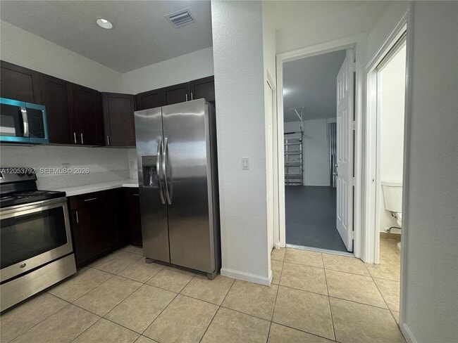 Building Photo - 1415 NW 34th Way
