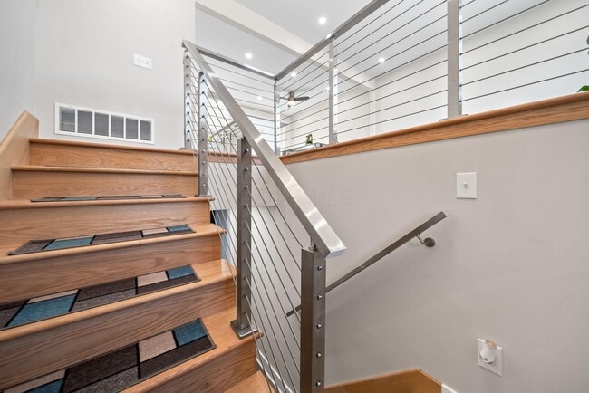 Building Photo - 299 Lombard Rd