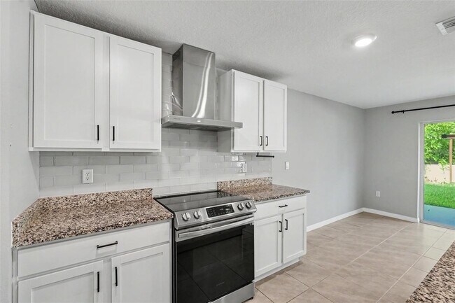 Building Photo - 36851 Goffaux Loop