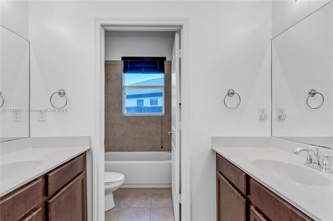 Building Photo - 28381 SW 128th Pl