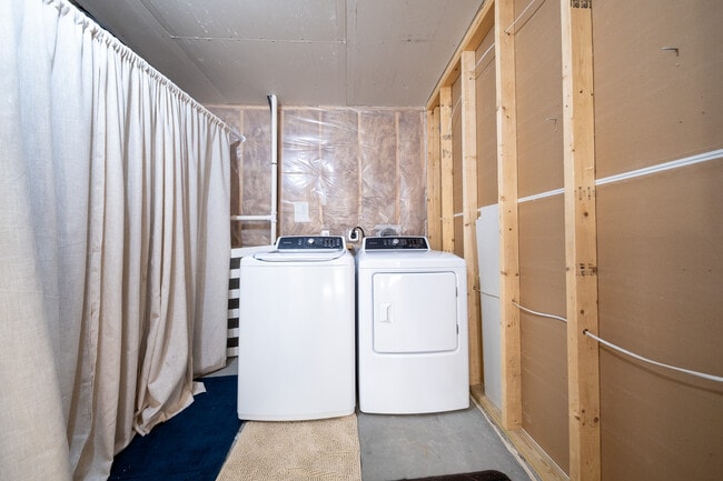 Building Photo - 15233 Emory Ave