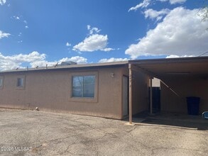 Building Photo - 247 S Cherry Ave