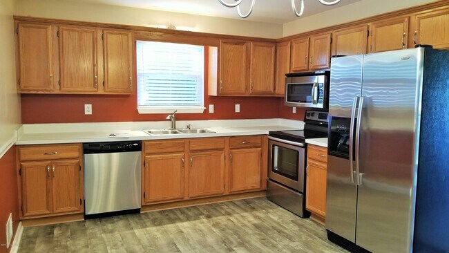 Building Photo - 8900 Prospect St