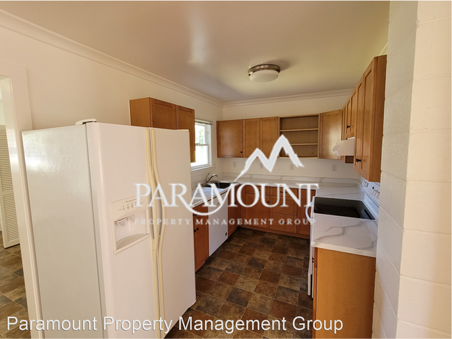 Building Photo - 3 br, 1 bath House - 11028 NE West Kingsto...