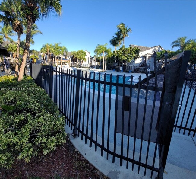 Building Photo - 10361 SW 150th Ct