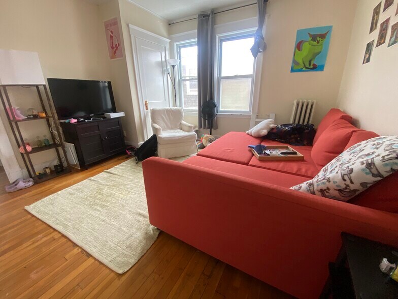 Building Photo - 14 Stockwell St