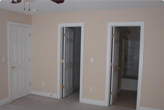 Building Photo - 6431 Park Pond Dr