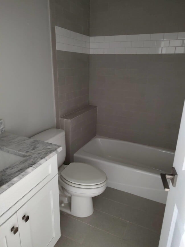 Building Photo - 3589 Esplanade Way