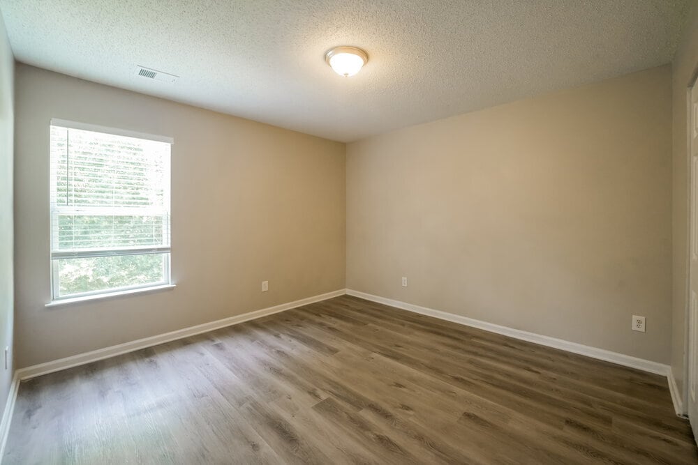 Building Photo - 1027 Sycamore Ln