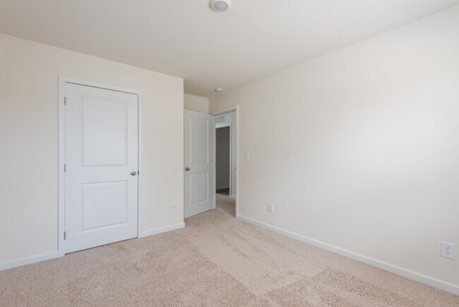 Building Photo - 4742 Willow Bluff Cir