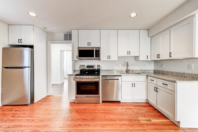 Building Photo - 804 Oella Ave