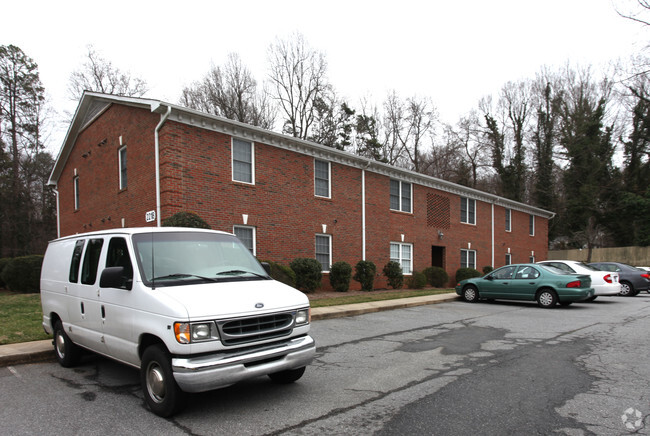 Building Photo - New Garden Apartments
