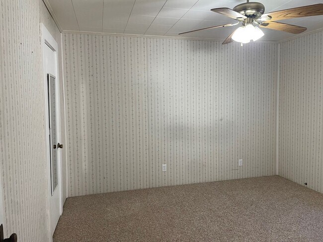 Building Photo - NICE CLEAN COUNTRY HOME, 3 BDRM 1.5 BA