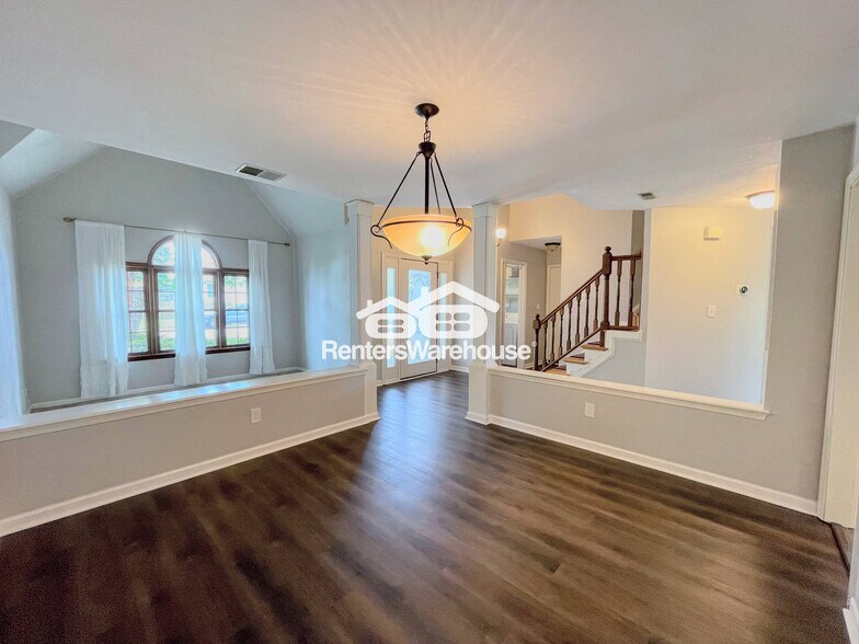 Building Photo - 2045 Cheshire Forest Ct