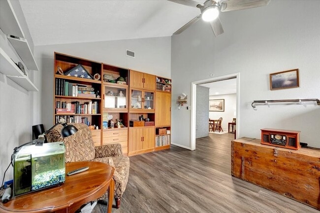 Building Photo - 2610 Loganberry Cir