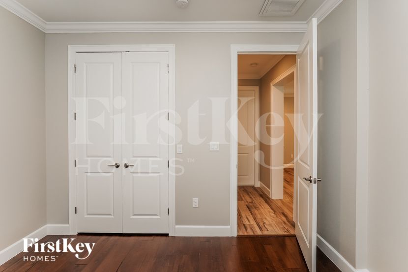 Building Photo - 6702 Cocos Dr