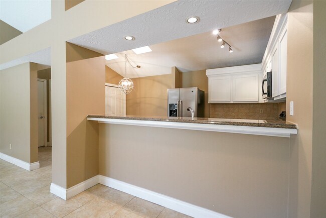 Building Photo - 3406 Cape Forest Dr