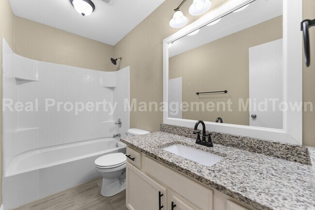 Building Photo - 1605 Bob Dr