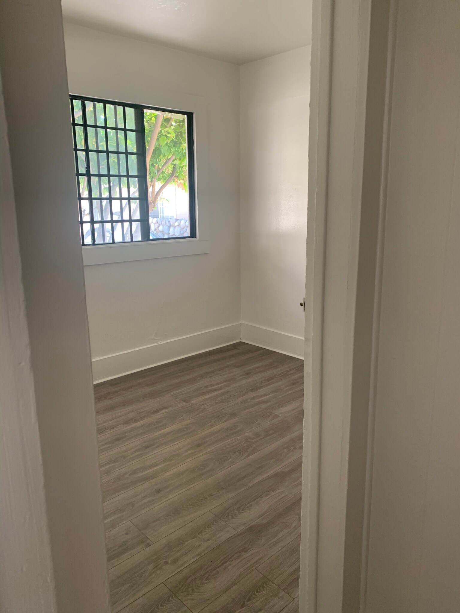 Building Photo - 533 E Lomita Ave