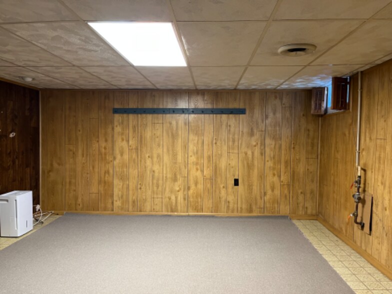 Building Photo - 143 Stanmore Rd