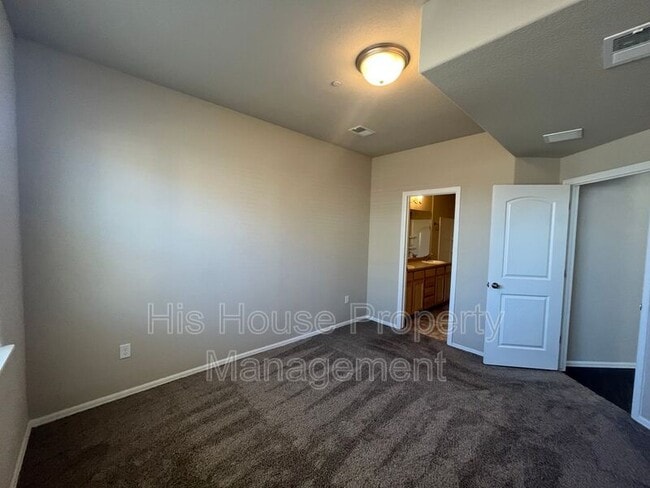 Building Photo - 5551 W 29th St