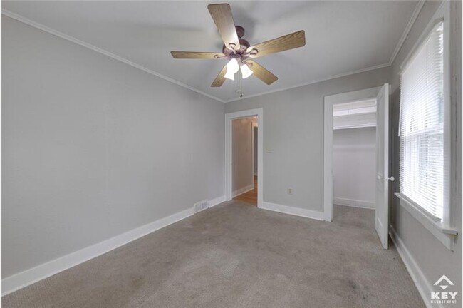 Building Photo - 705 S Pershing Ave